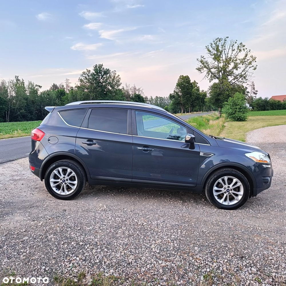 Ford Kuga 2.0 TDCi 2x4 Titanium - 8