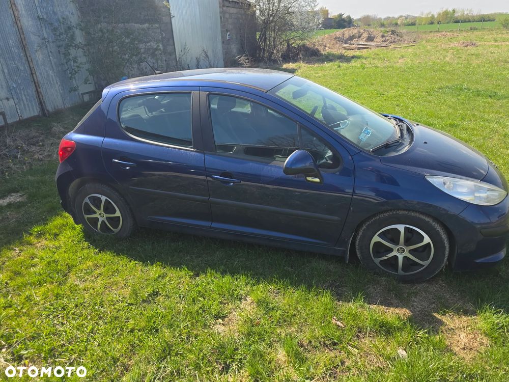 Peugeot 207 1.4 16V Presence - 2