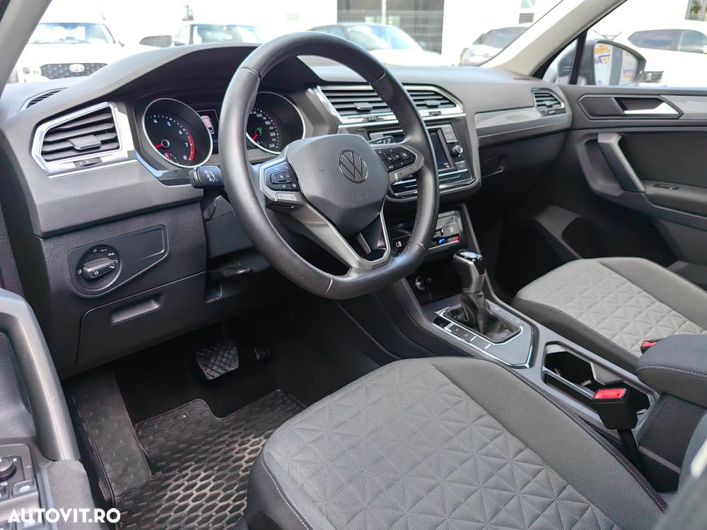 Volkswagen Tiguan - 5