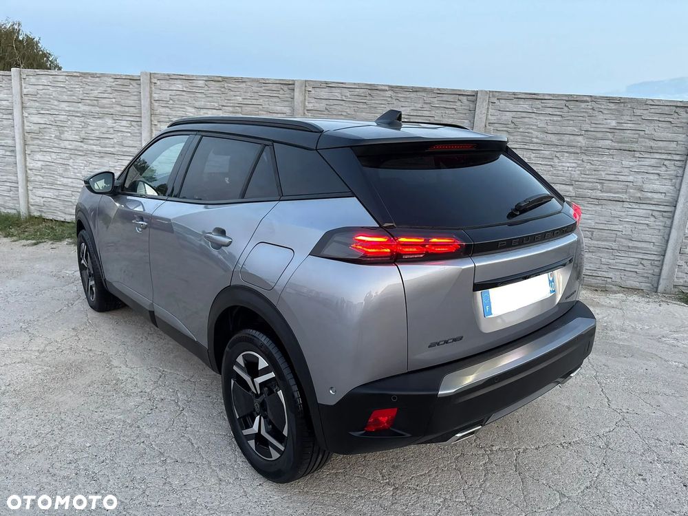 Peugeot 2008 Hybrid 136 e-DSC GT - 21