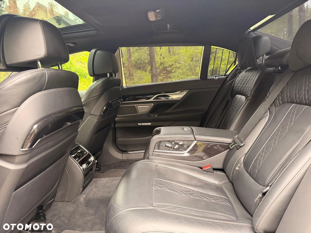 BMW Seria 7 750Li xDrive - 5