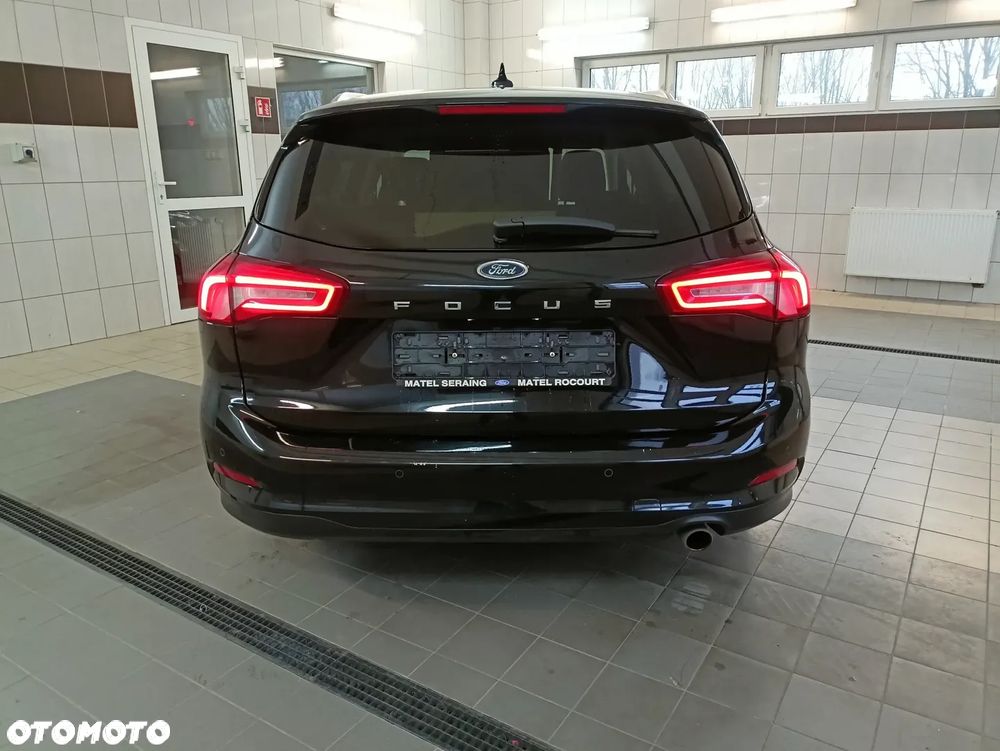 Ford Focus SW 1.0 EcoBoost Titanium - 6