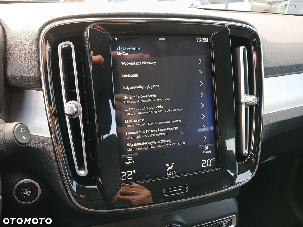 Volvo XC 40 T3 Momentum - 22
