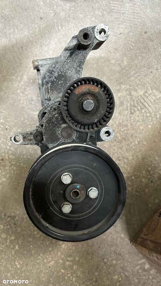 łapa mocowanie z pompą  wspomagania  BMW E46  (A3/4) - 3