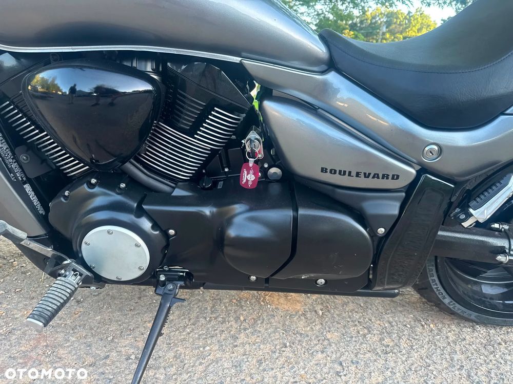 Suzuki Intruder - 21