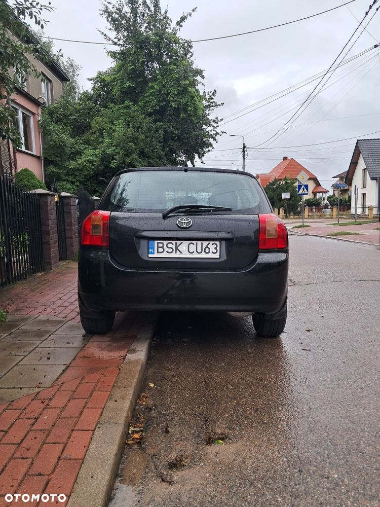Toyota Corolla - 4