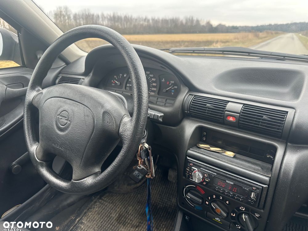 Opel Astra 1.4 GL - 7