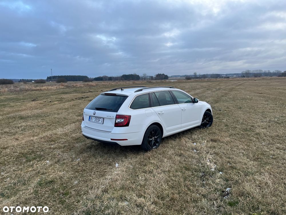 Skoda Octavia Combi 2.0 TDI DSG Style - 23