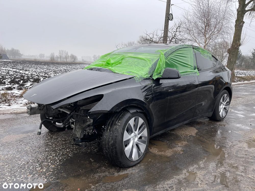 Tesla Y Long Range Dual Motor AWD - 4