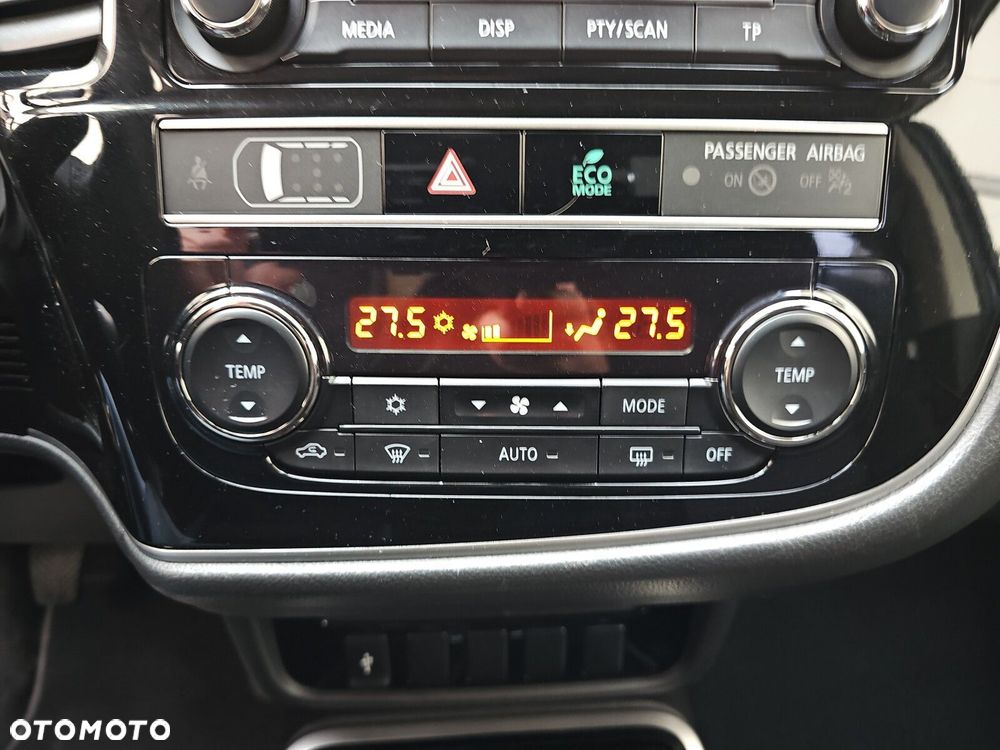 Mitsubishi Outlander - 24