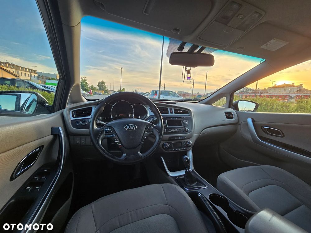Kia Ceed - 14