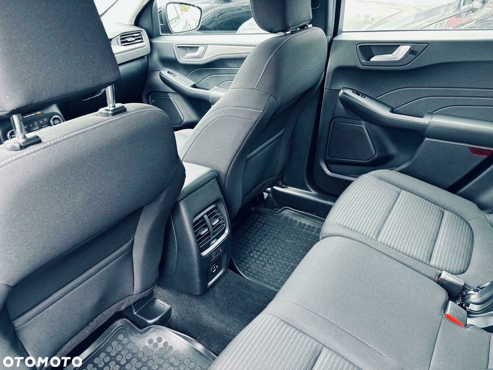 Ford Kuga 1.5 EcoBoost FWD Titanium - 14