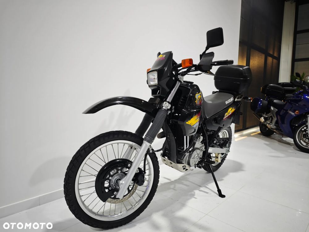 Suzuki DR - 27