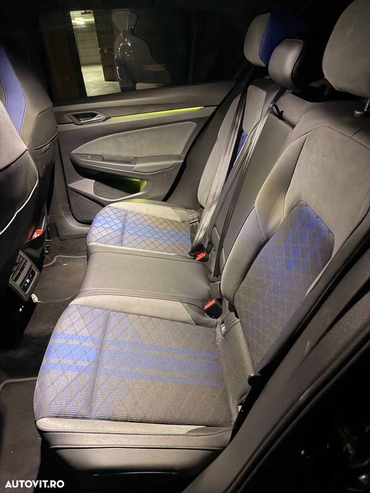 Volkswagen Golf - 11