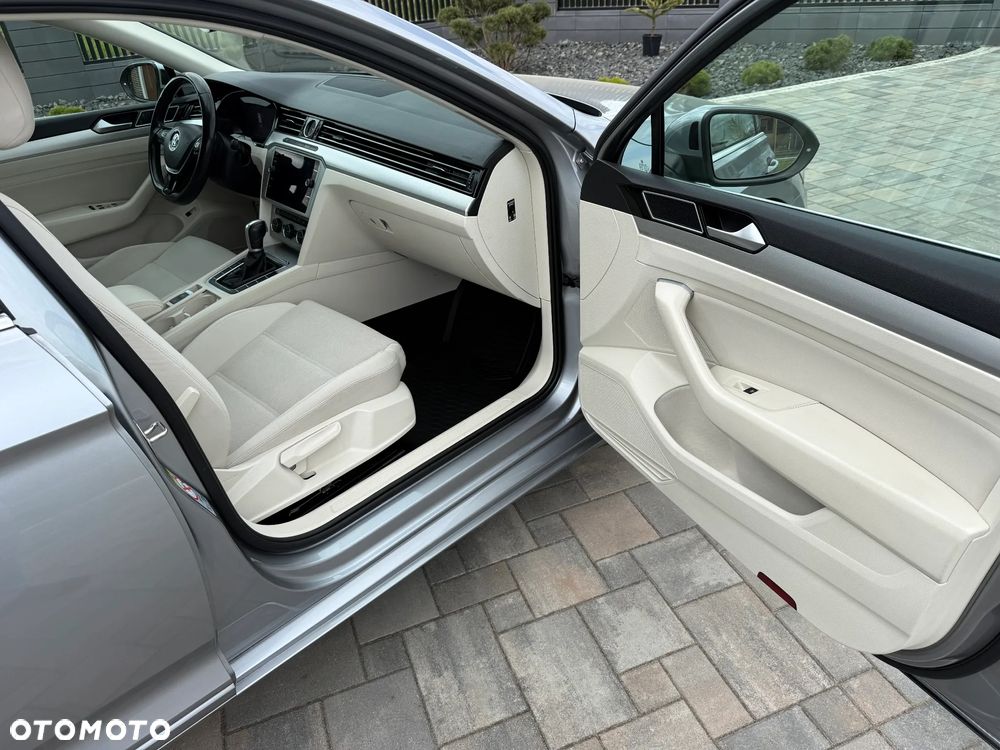 Volkswagen Passat 2.0 TDI (BlueMotion Technology) DSG Highline - 27