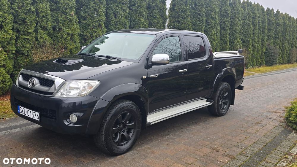 Toyota Hilux - 1