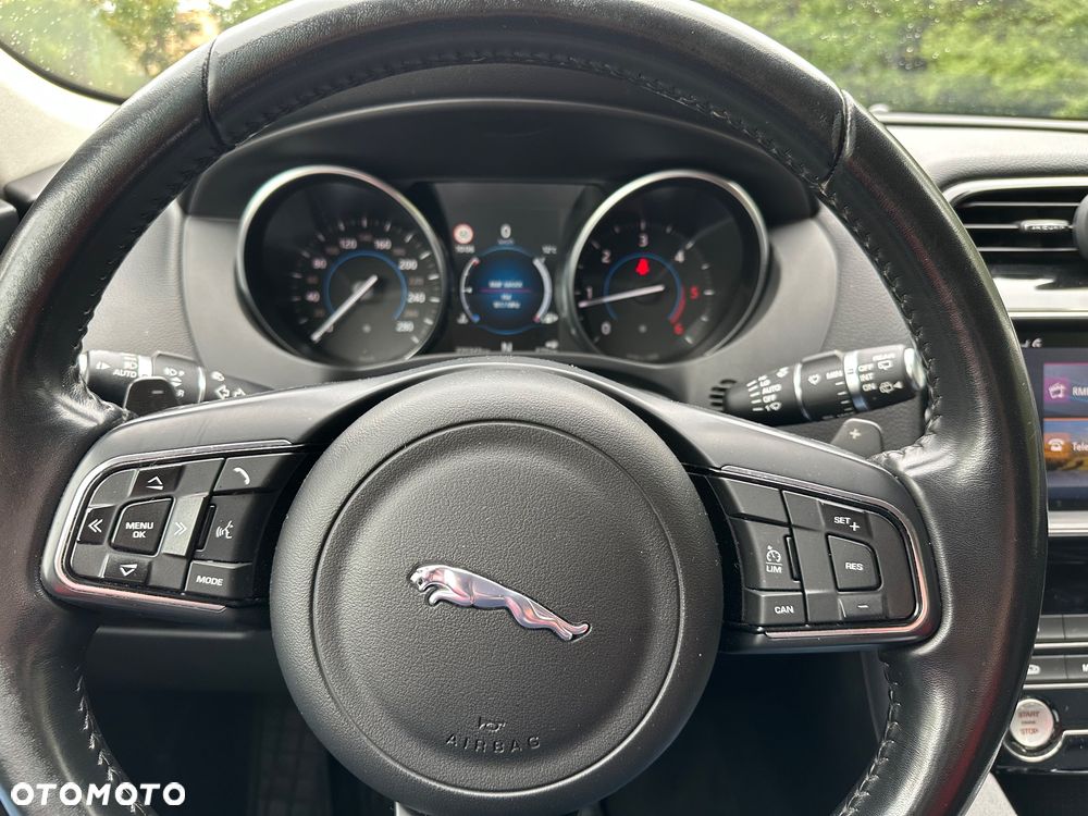 Jaguar F-Pace 2.0 i4D AWD Prestige - 37