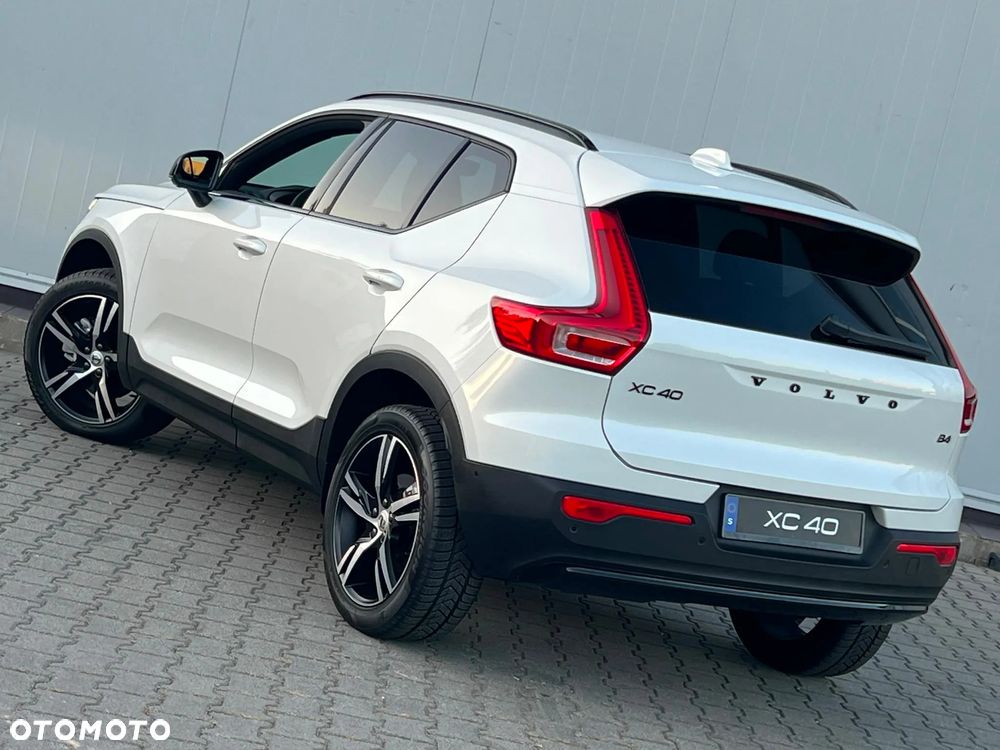 Volvo XC 40 B4 Plus Bright - 2