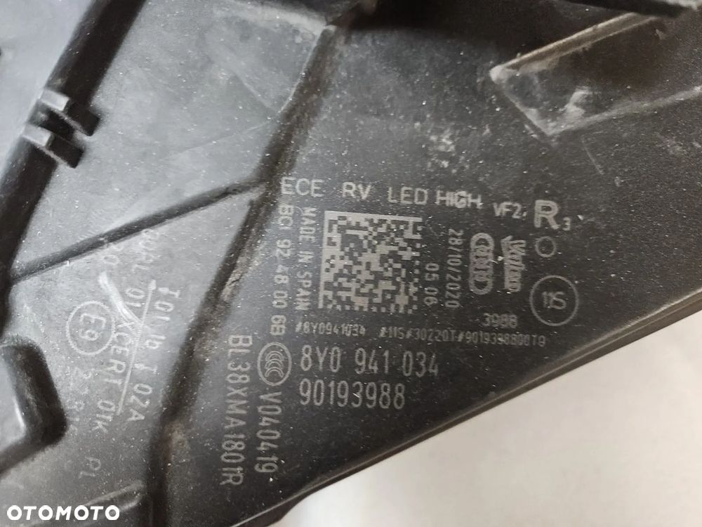 Lampy przednie prawa lewa Audi A3 S3 8Y 8Y0941033 8Y0941034 - 16