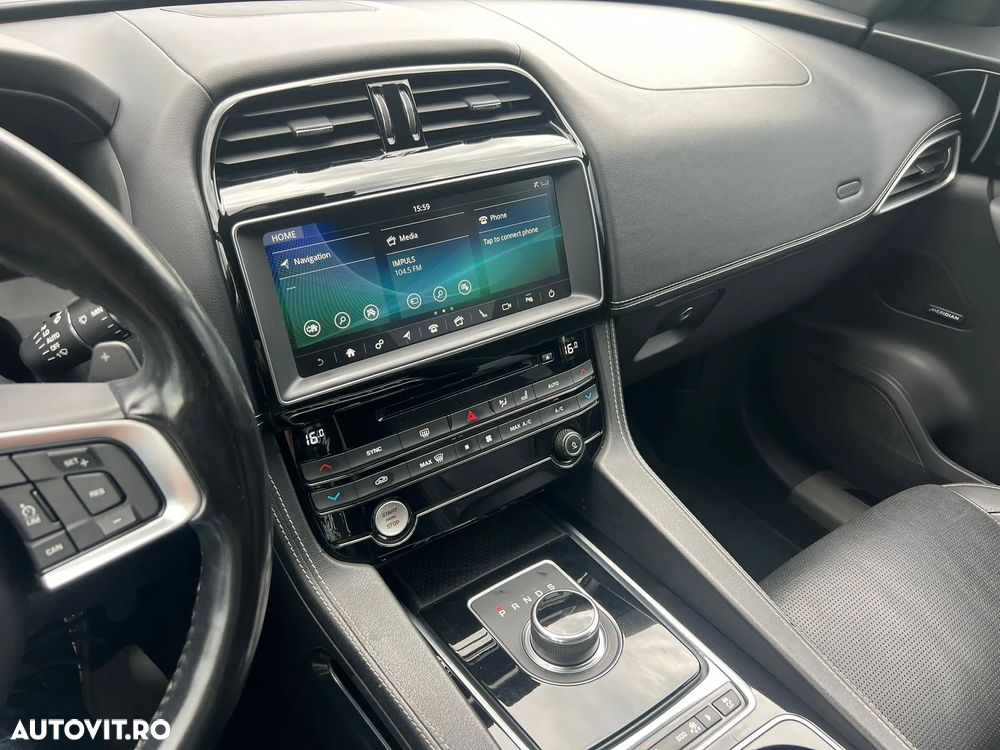 Jaguar F-Pace 20d AWD Aut. R-Sport - 18