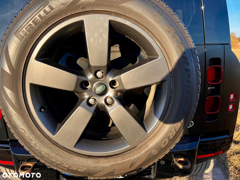 Land Rover Defender - 40