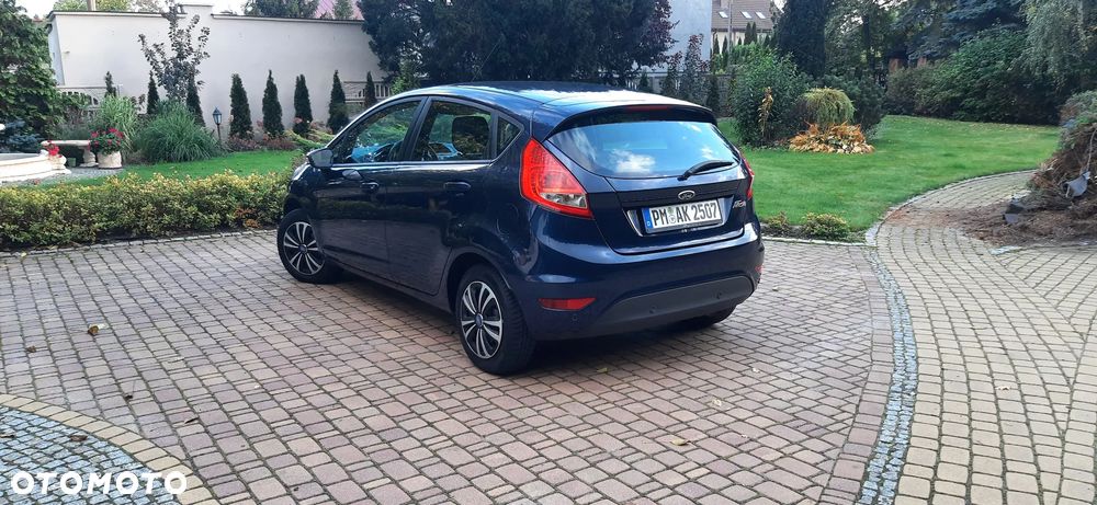 Ford Fiesta 2011 photo 3