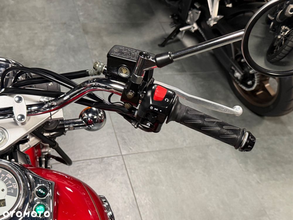 Suzuki Intruder - 25