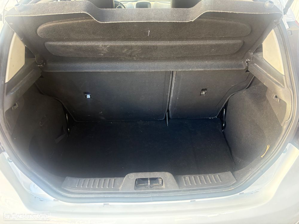 Ford Fiesta - 8