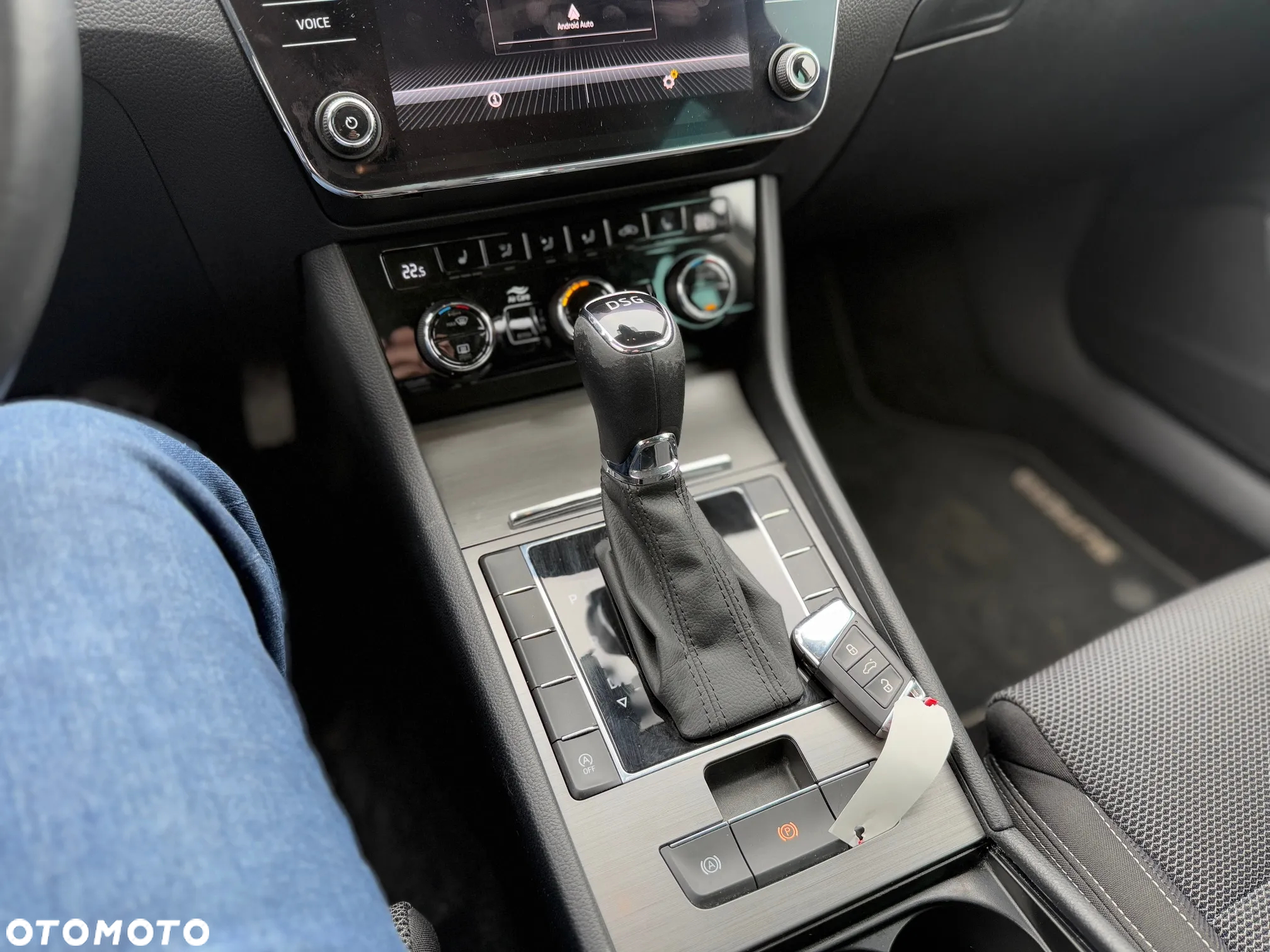 Skoda Superb 2.0 TDI SCR Style DSG - 30