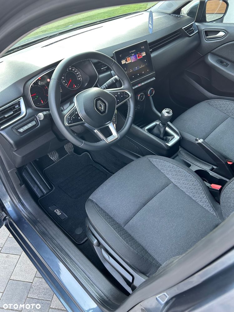 Renault Clio - 17