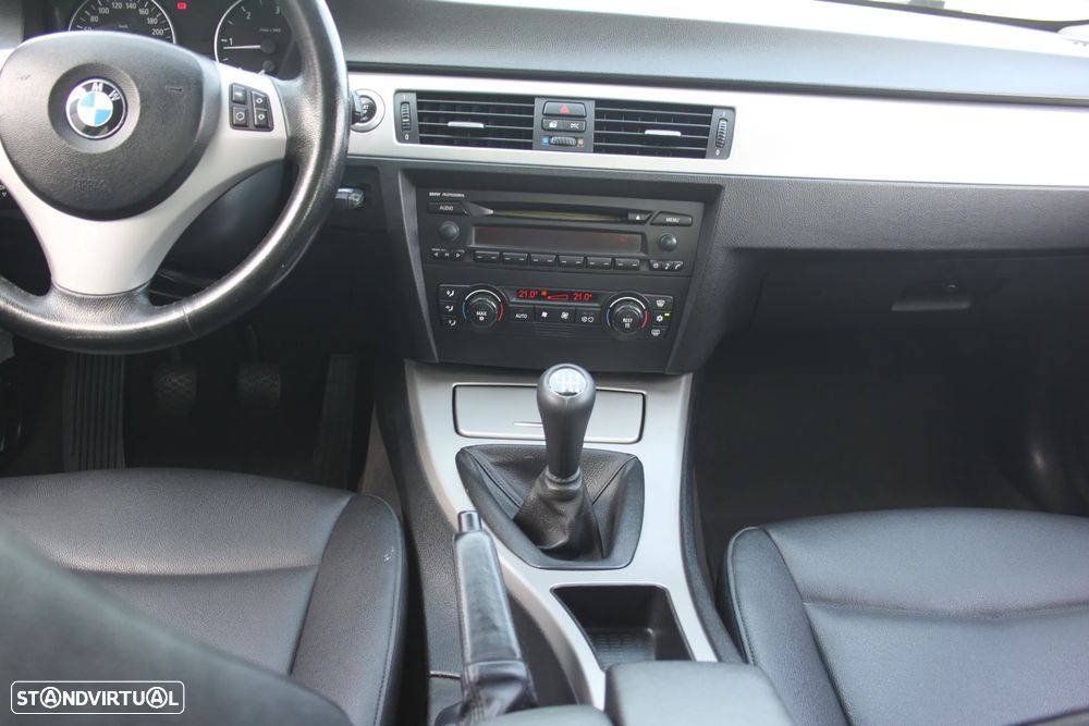 BMW 320 d Exclusive - 17