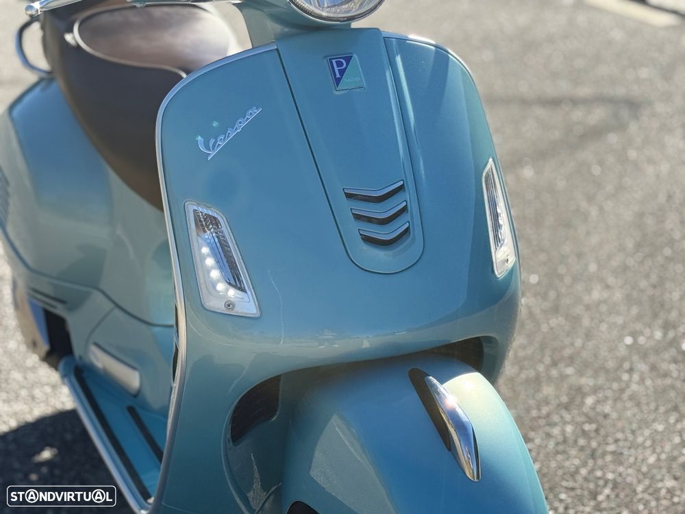 Vespa GTS Super Blue Azzurro 70 anni - 17