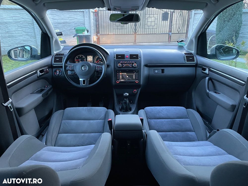Volkswagen Touran - 25