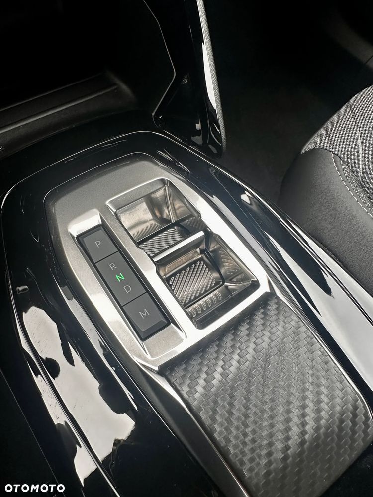 Peugeot 2008 PureTech mHEV Allure e-DCS6 - 7