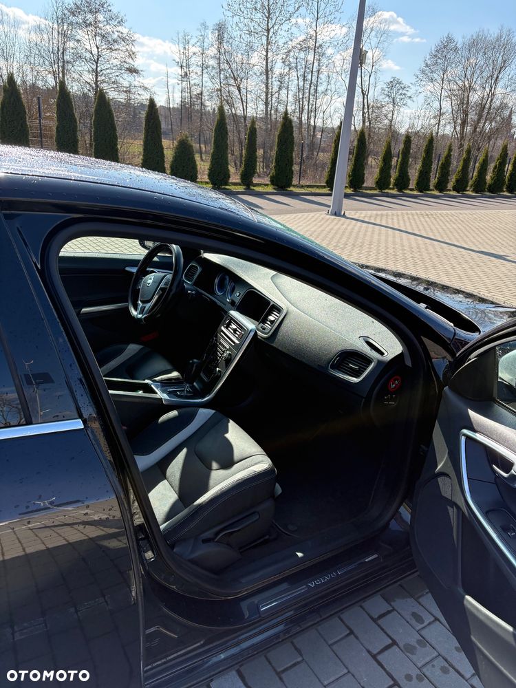 Volvo S60 D3 Geartronic R-Design - 17