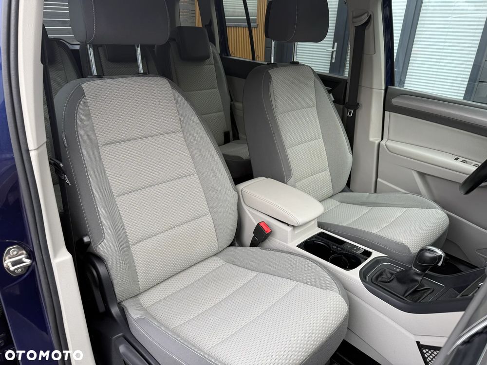 Volkswagen Touran - 21