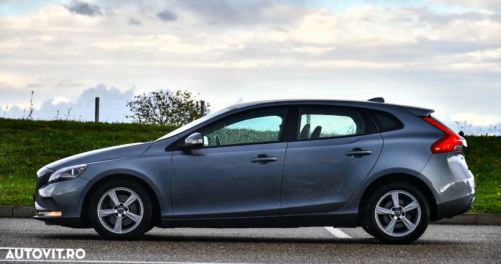 Volvo V40 D2 Momentum - 9