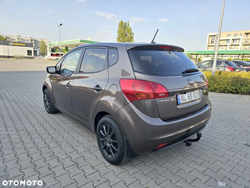 Kia Venga 1.6 CVVT Black Collection - 20
