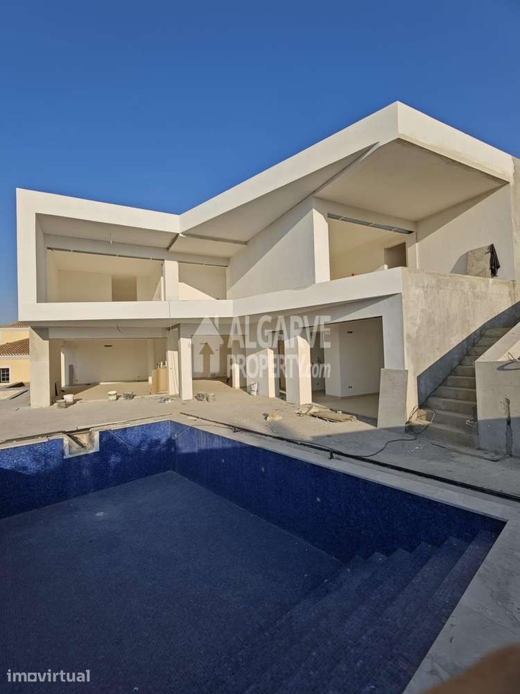 Moradia de Luxo Contemporânea T5 em Fase Final de Construção com Pisci - Grande imagem: 5/17