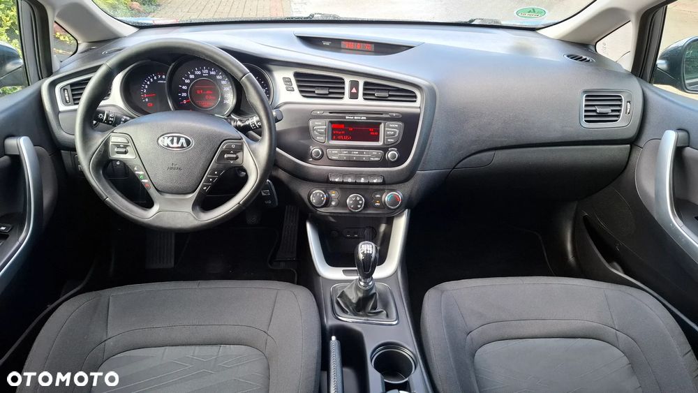 Kia Ceed 1.6 GDI Fifa World Cup Edition - 17