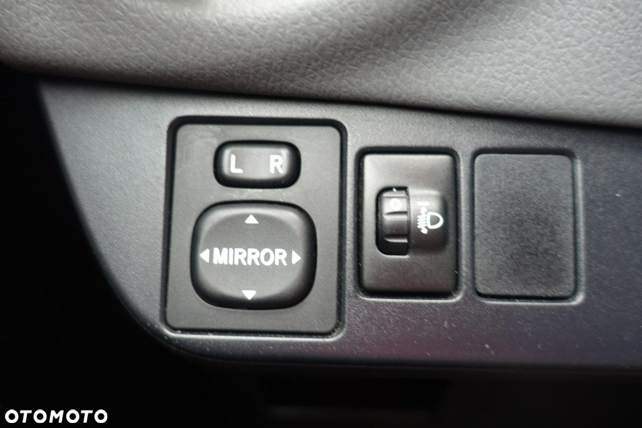 Toyota Yaris - 22