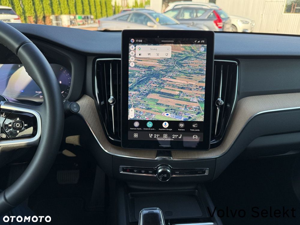 Volvo XC 60 B5 B AWD Plus Dark - 16