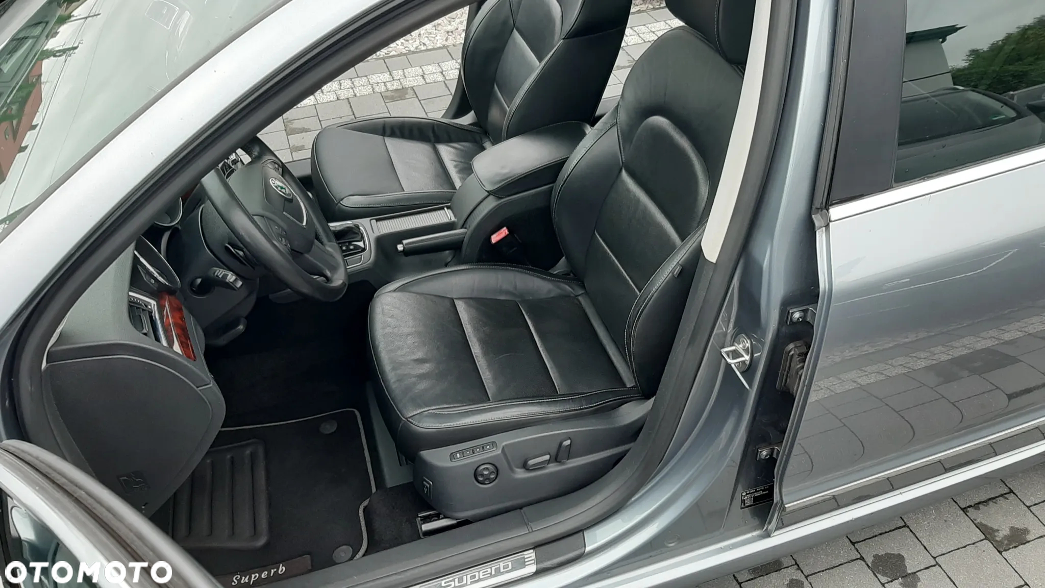 Skoda Superb 2.0 TDI Elegance DSG - 8