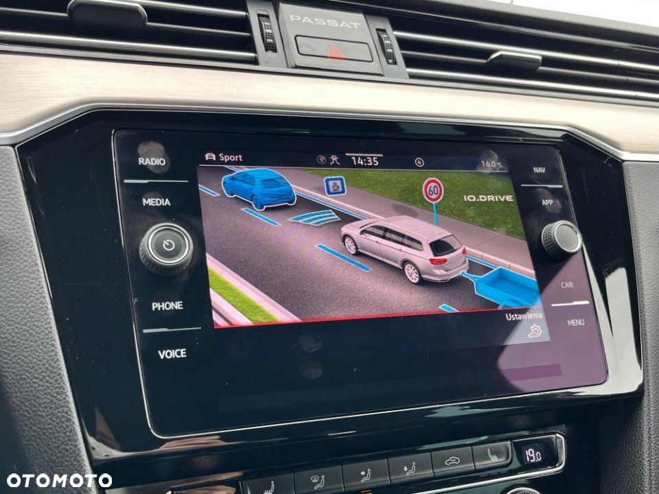 Volkswagen Passat - 31