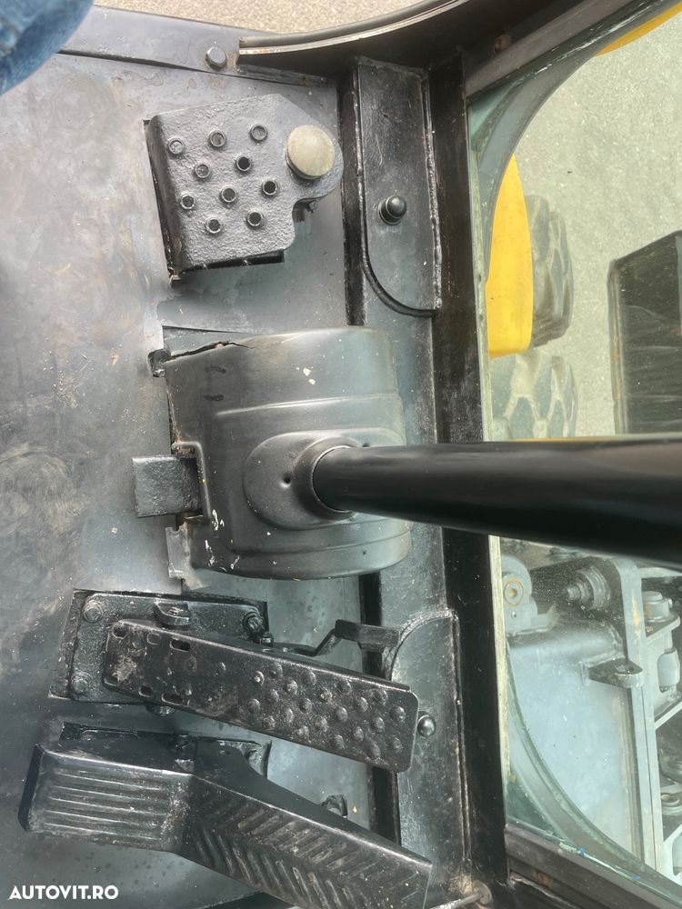 JCB JS1033 - 17