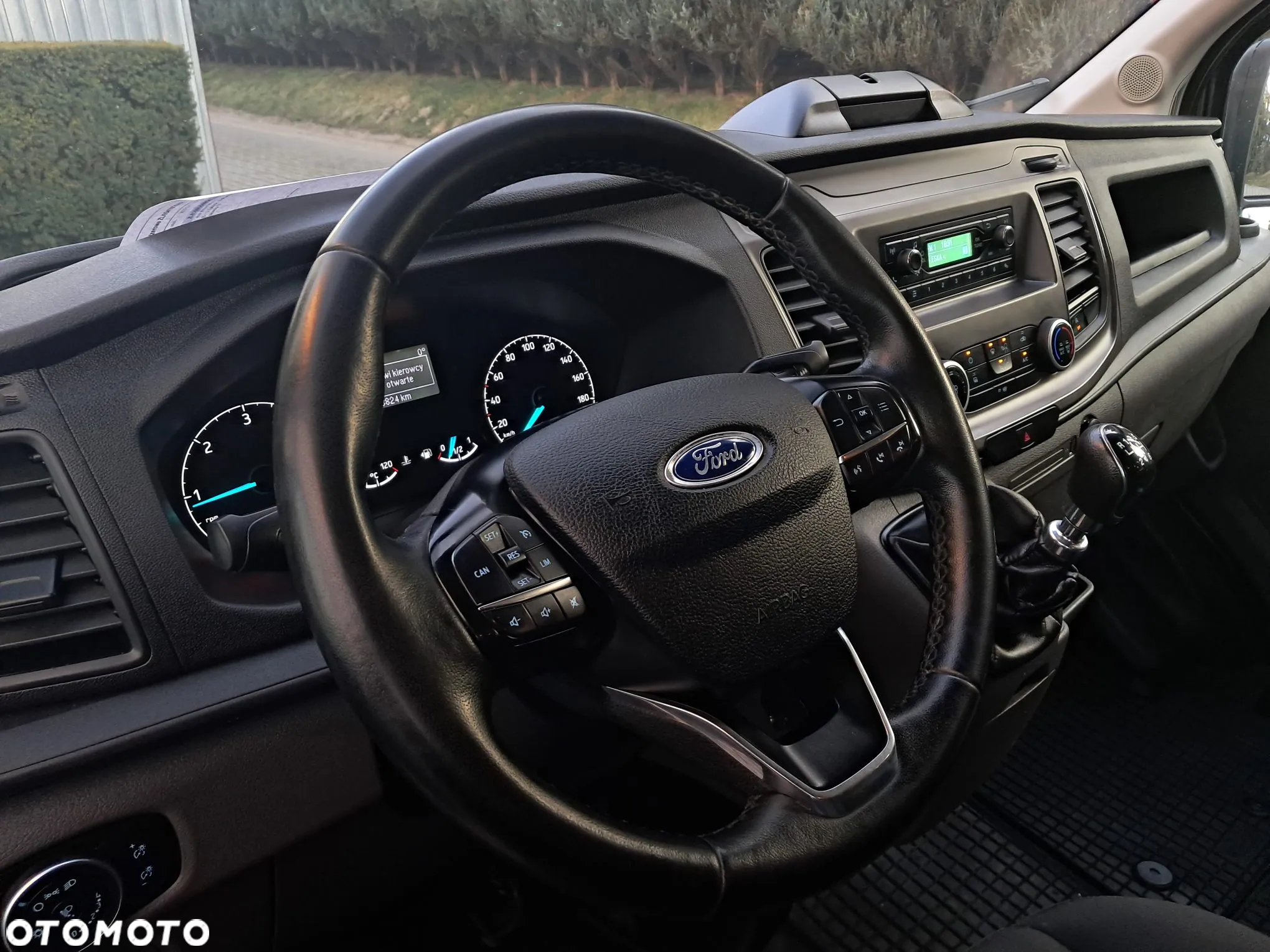 Ford Transit - 12