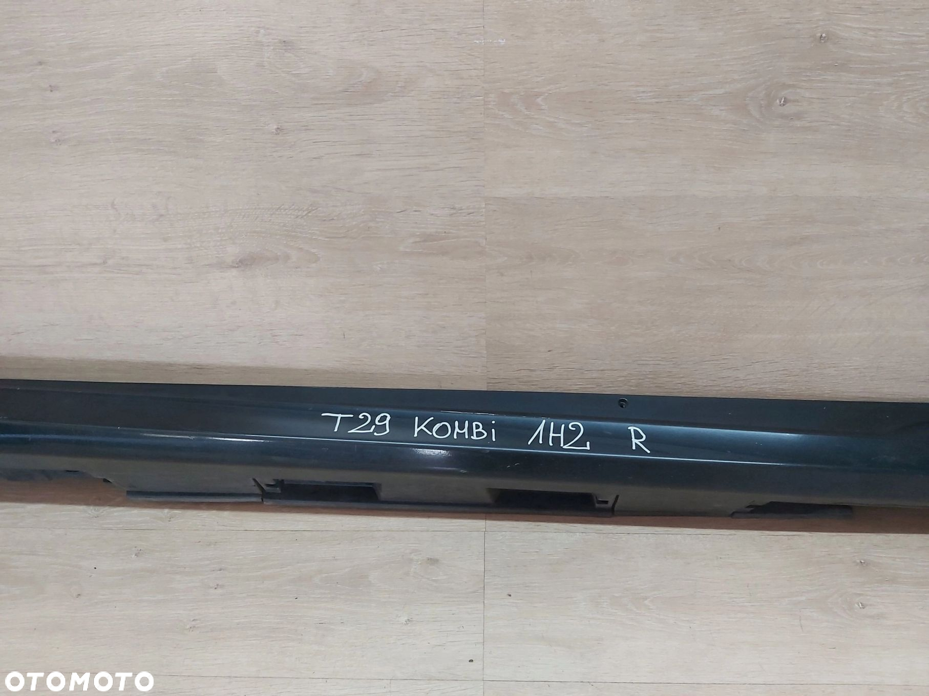 Toyota Avensis T27 LIFT 15 - 18r listwa progowa prawa nakładka progu - 4