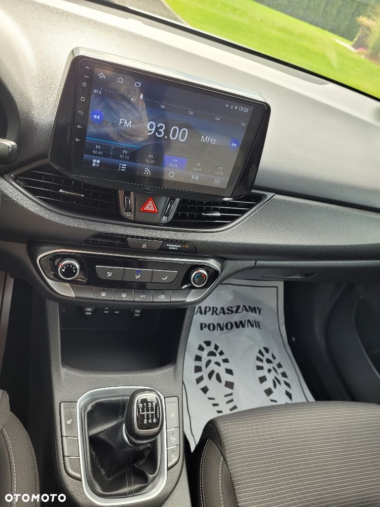 Hyundai i30 1.4 Family - 10