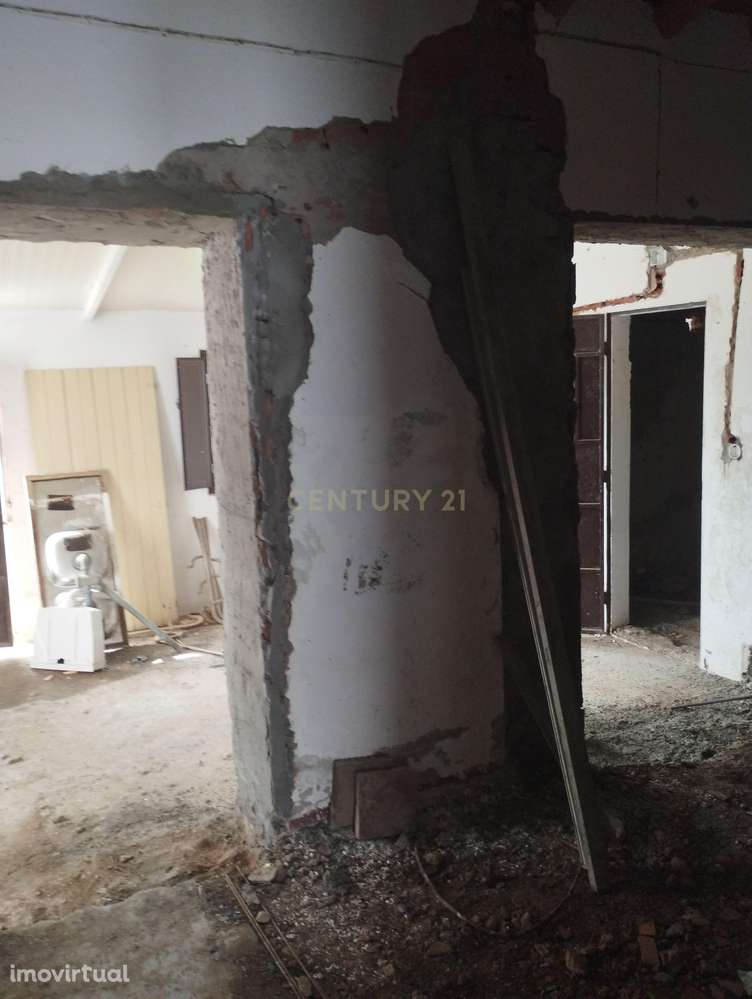 Oportunidade no coração do Alentejo! Moradia térrea T4 em Safara! Uma - Grande imagem: 3/54