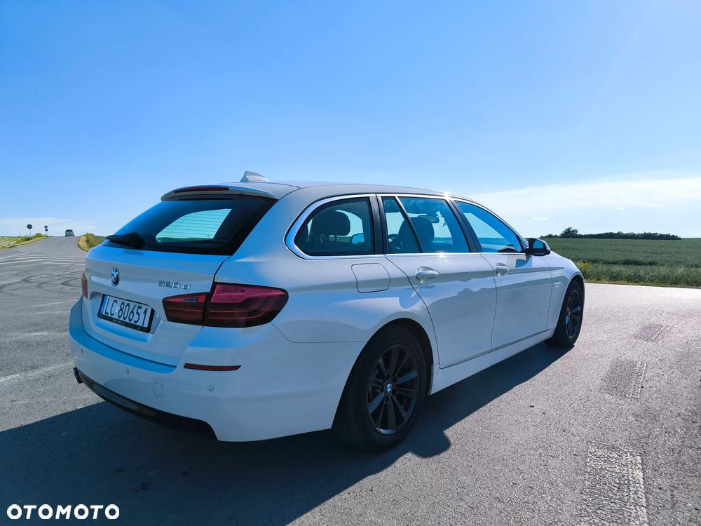BMW Seria 5 520d xDrive - 15